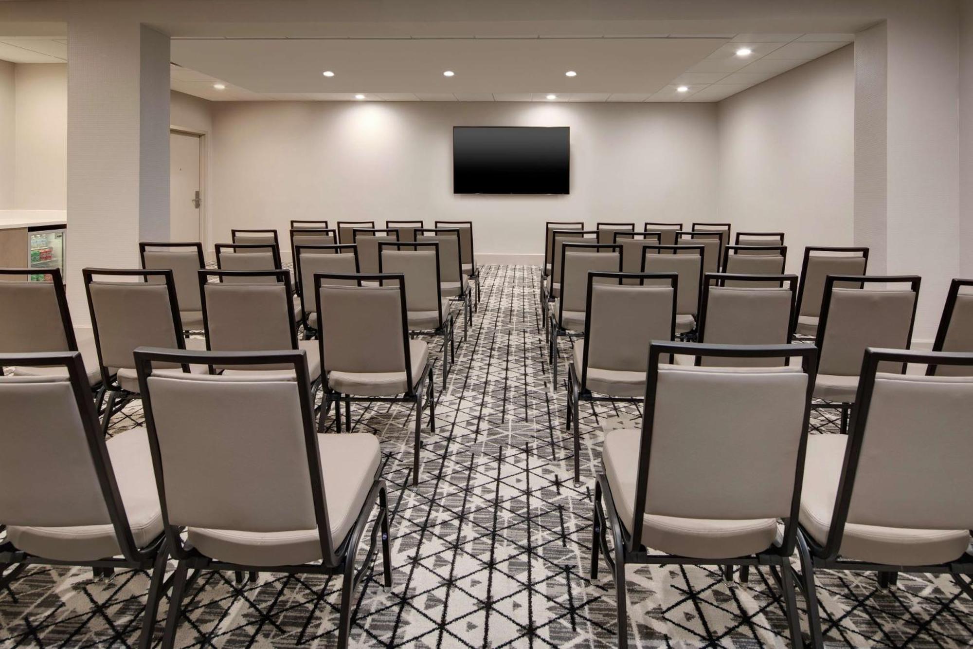 Embassy Suites By Hilton Atlanta Perimeter Center Sandy Springs Esterno foto