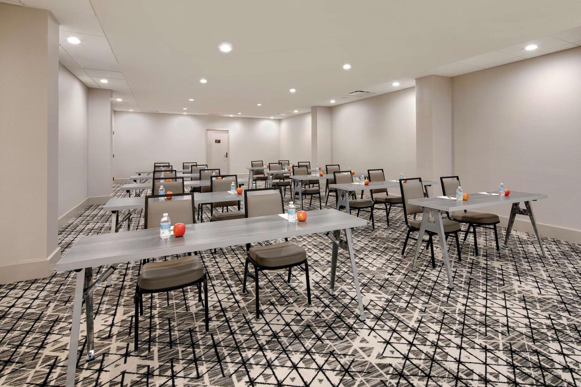 Embassy Suites By Hilton Atlanta Perimeter Center Sandy Springs Esterno foto