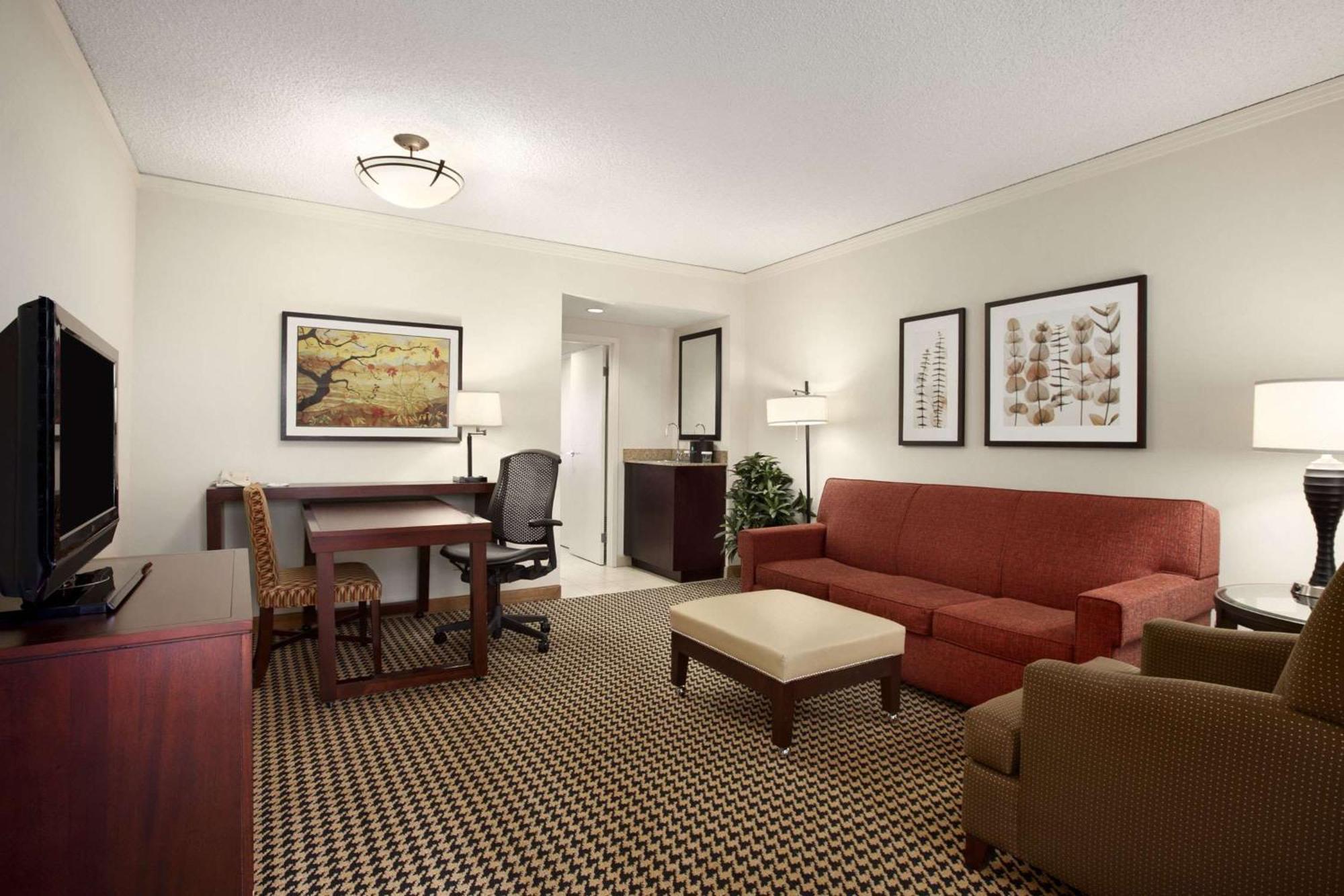 Embassy Suites By Hilton Atlanta Perimeter Center Sandy Springs Esterno foto